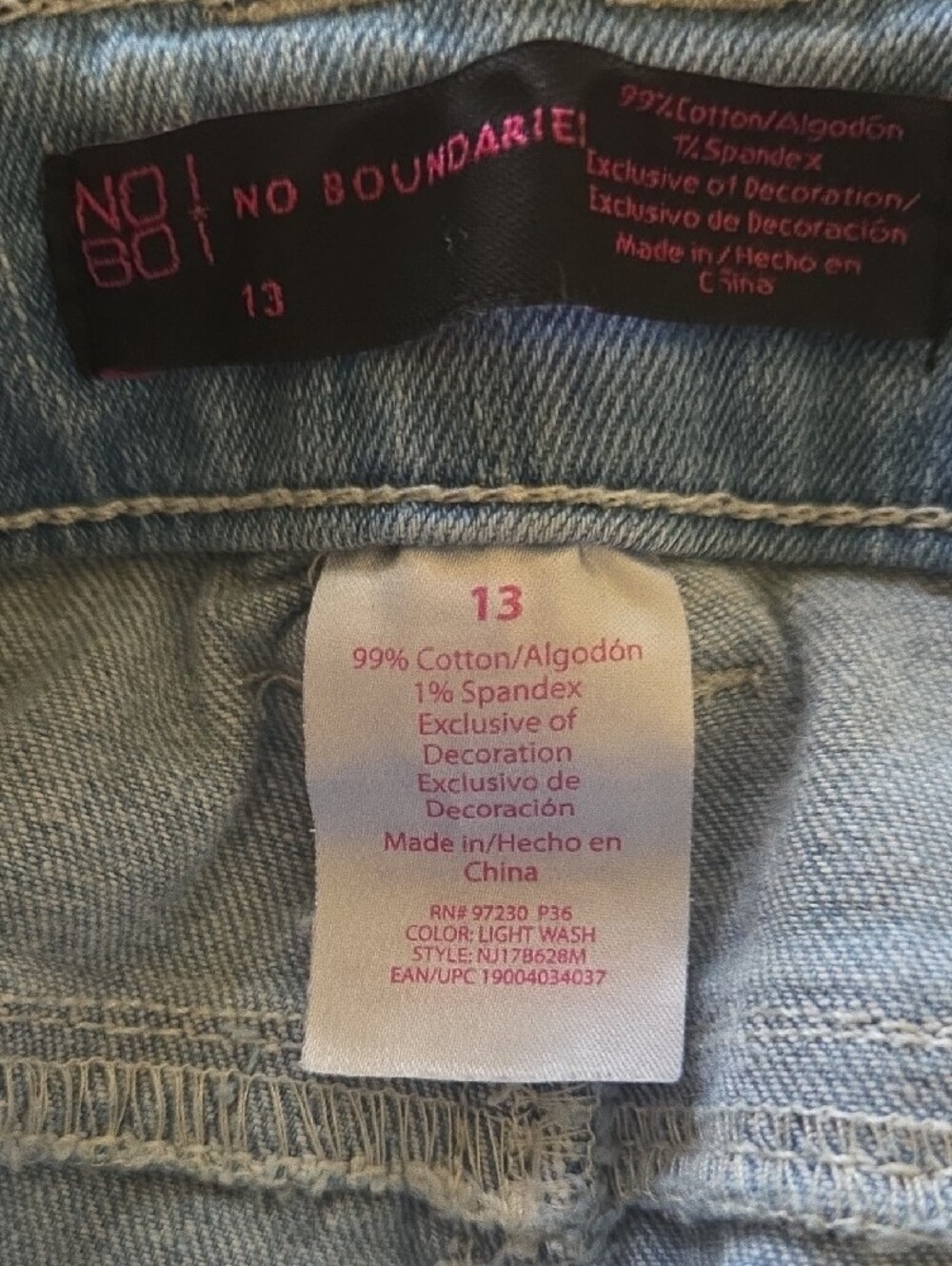 No Boundaries Light Blue Cropped Jeans with White Embroidered Pockets - Picture 4 of 5
